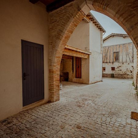 La Chambre Bleue Lauzerte Bagian luar foto