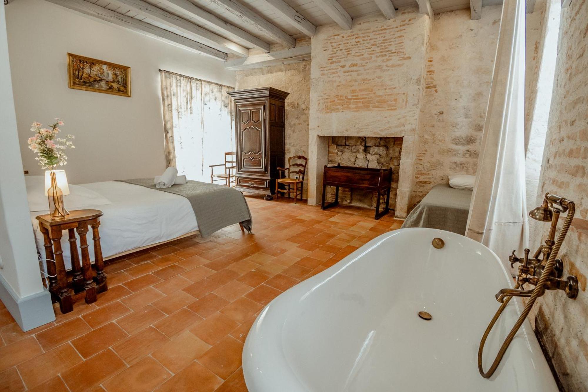 La Chambre Bleue Lauzerte Bagian luar foto